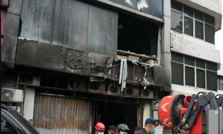 Πυρκαγιά στην Κίνα: Τουλάχιστον 12 άνθρωποι έχασαν τη ζωή τους