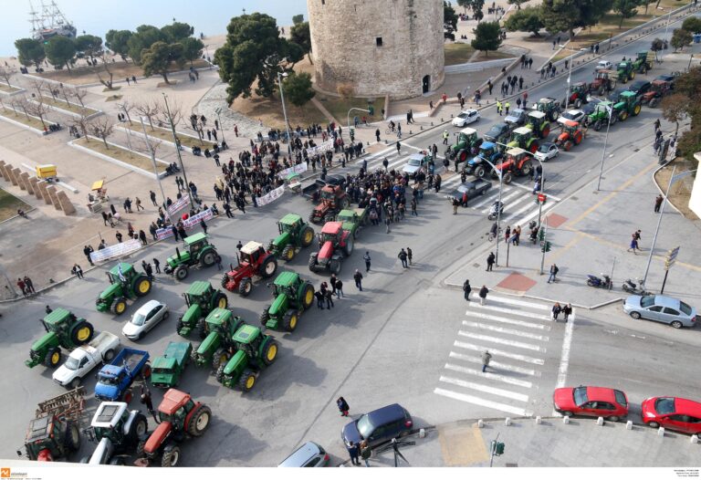 Αγρότες «κλείνουν» τη Θεσσαλονίκη με 100 τρακτέρ στο κέντρο – Σε κόκκινο συναγερμό η χώρα από τις αγροτικές κινητοποιήσεις