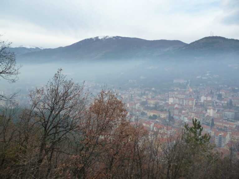 Ιωάννινα: Αιθαλομίχλη και υπερβάσεις ρύπανσης – Θεσμικές παρεμβάσεις για μέτρα