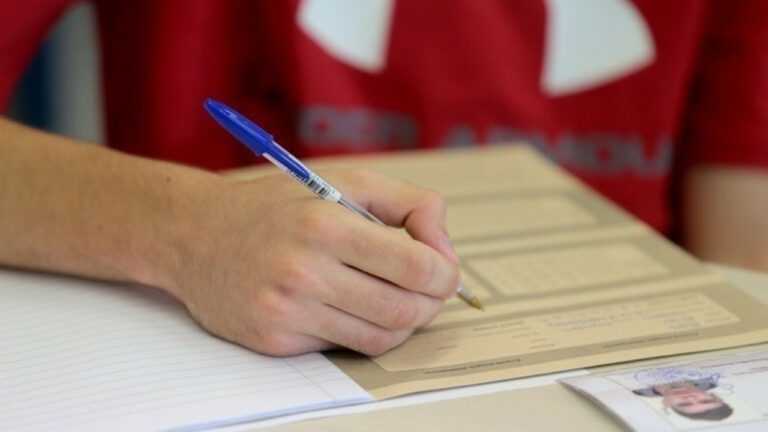 Πανελλήνιες 2026: Οι νέοι συντελεστές ΕΒΕ που αλλάζουν τον χάρτη εισαγωγής – Αναλυτικοί πίνακες για όλες τις σχολές