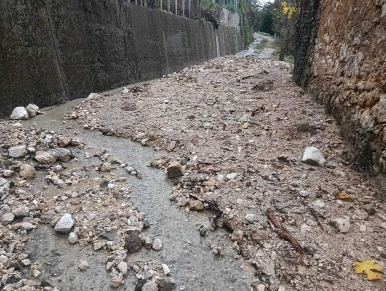 Ήπειρος: Οκτώ μηχανήματα δίνουν μάχη με τα φερτά υλικά και τις λάσπες