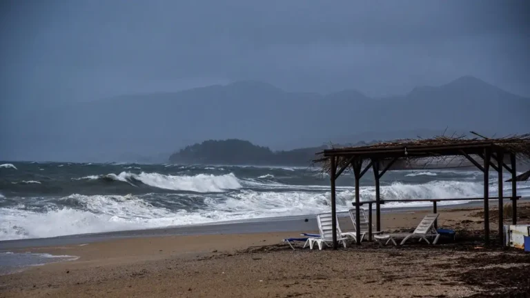 Συναγερμός από την Πολιτική Προστασία Πρέβεζας για τους θυελλώδεις ανέμους – Πάνω από 70 χλμ/ώρα οι ριπές ανέμου