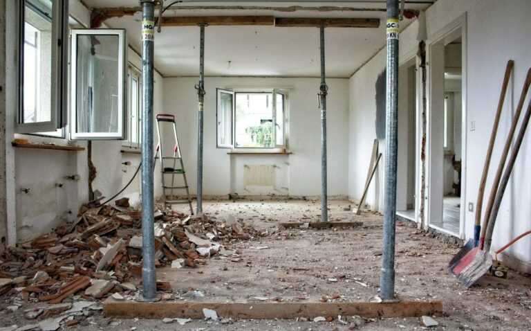 Στεγαστική ανάσα: Στο 90% η επιδότηση για το νέο «Ανακαινίζω – Νοικιάζω» με 36.000 ευρώ