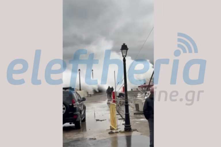 Τραγωδία στο Άστρος Κυνουρίας: Η στιγμή που τα κύματα παρασέρνουν τον Λιμενικό που έχασε τη ζωή του – ΒΙΝΤΕΟ