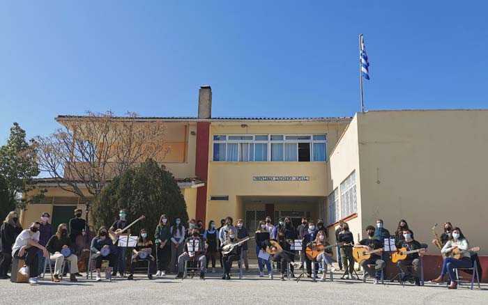 ΕΛΜΕ Άρτας: Συγχωνεύσεις σε κοντέινερ με κυβερνητική σφραγίδα διαλύουν το Μουσικό Σχολείο