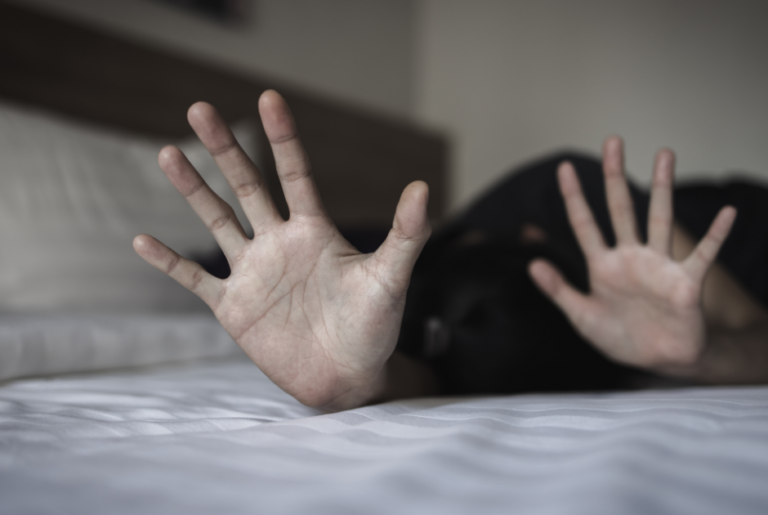 Φρίκη: 21χρονη «έσπασε» τη σιωπή της – Κατήγγειλε τον θείο της για σεξουαλική κακοποίηση