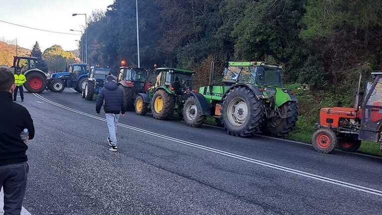 Ιωάννινα: 48ωρο «λουκέτο» στο τελωνείο Κακαβιάς από τους αγρότες της Ηπείρου