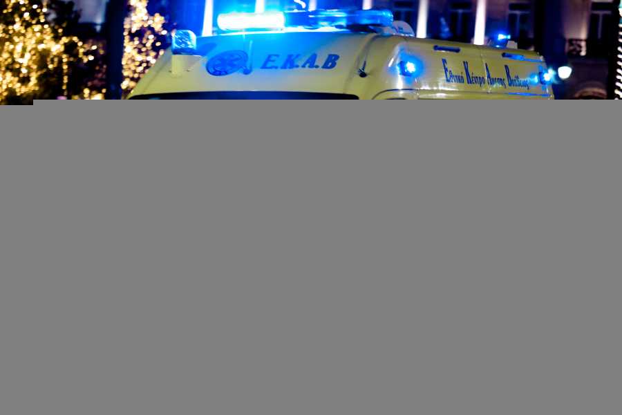 Σκαραμαγκάς: Λεωφορείο συγκρούστηκε με αυτοκίνητο - Βαριά τραυματίας ο ένας οδηγός