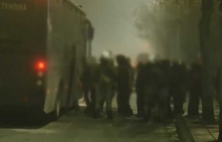 Πώς ξέσπασαν τα σοβαρά επεισόδια στο ΑΠΘ: Αυξήθηκαν οι προσαγωγές (βίντεο)