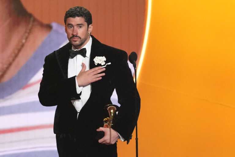 Kαλλιτέχνες κατά ICE στα Grammy – «Κανείς δεν είναι παράνομος σε κλεμμένη γη» (Εικόνες και Βίντεο)