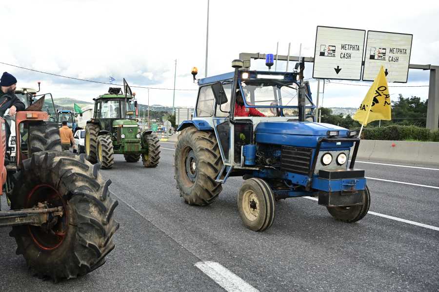 Το αγροτικό συλλαλητήριο στο κέντρο της Αθήνας, τρακτέρ πηγαίνουν στο Σύνταγμα - Όλες οι εξελίξεις στο liveblog