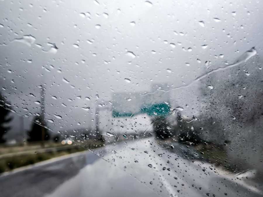 Ο καιρός σήμερα: Βροχές και σποραδικές καταιγίδες σχεδόν σε όλη τη χώρα