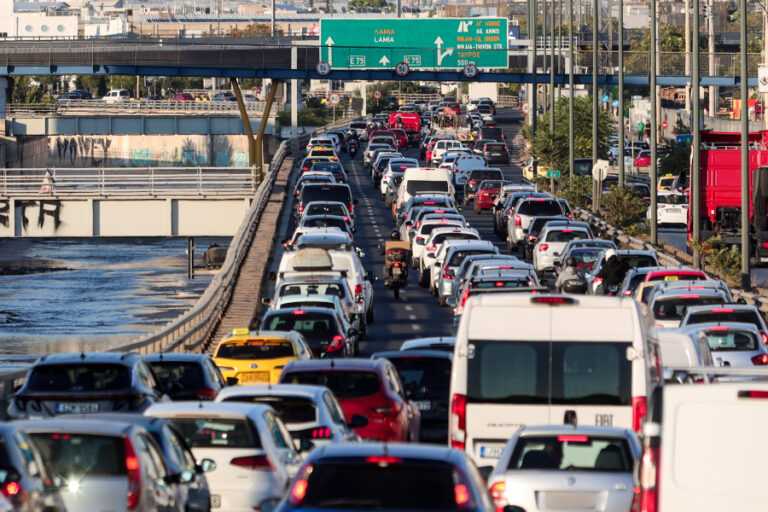 Καθαρά Δευτέρα: Απαγόρευση κυκλοφορίας βαρέων οχημάτων άνω των 3,5 τόνων