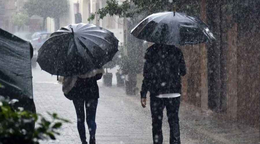 Τσικνοπέμπτη με καταιγίδες: Οι «δύσκολες» περιοχές για τσίκνισμα - Πού θα «ανοίξει» ο καιρός