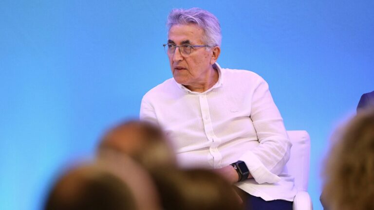 Στο στόχαστρο του Βουρλιώτη ο πρόεδρος της ΓΣΕΕ Γιάννης Παναγόπουλος για διασπάθιση 2 εκατ. ευρώ