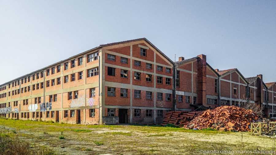 Θεσσαλονίκη: Τέθηκε υπό έλεγχο η φωτιά στην κεραμοποιία «Αλλατίνη»