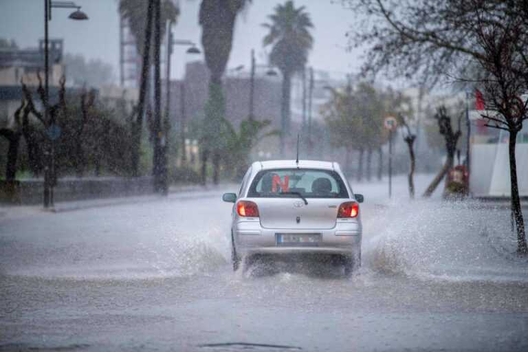 Νέο έκτακτο δελτίο καιρού: Κακοκαιρία με ισχυρές καταιγίδες και θυελλώδεις ανέμους – Οι περιοχές