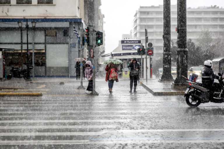 Κλέαρχος Μαρουσάκης: Έρχονται δύο κύματα κακοκαιρίας – Τσικνοπέμπτη με βαρύ και έντονα άστατο καιρό