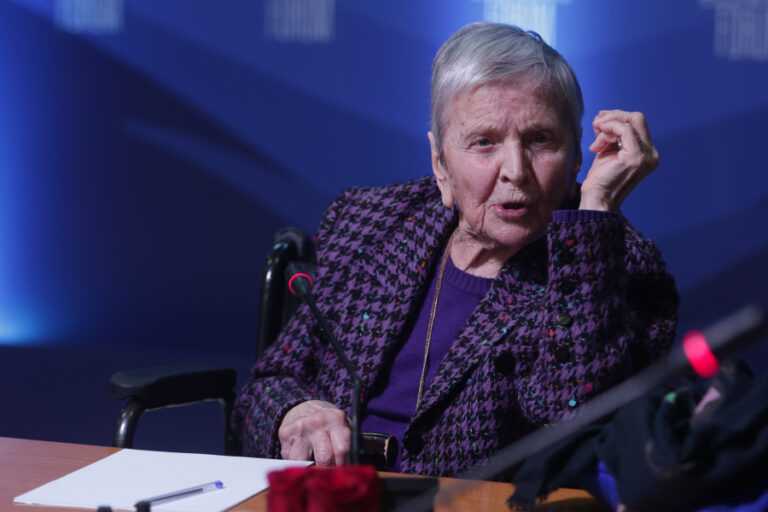 Αρβελέρ για πρόσφυγες και μετανάστες: Η Ελλάδα κινδυνεύει από τον εαυτό της – Από κανέναν άλλον