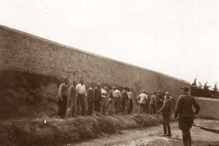 Καισαριανή: Το who is who του Βέλγου κατόχου των φωτογραφιών των 200 εκτελεσθέντων – Κάνει 1.000 καταχωρήσεις το μήνα