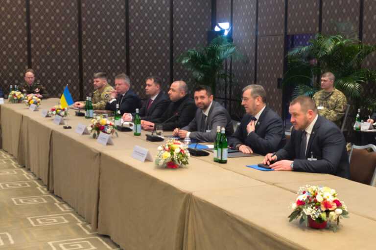 Γενεύη: Ολοκληρώθηκε η πρώτη ημέρα των συνομιλιών Ουκρανίας – Ρωσίας – ΗΠΑ, νέα συνάντηση την Τετάρτη