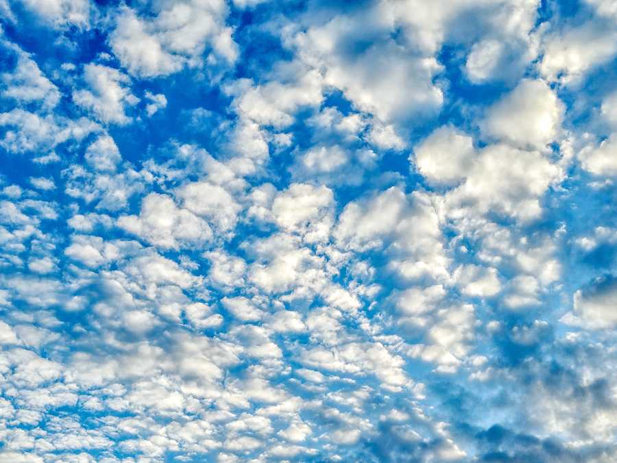 Ο καιρός σήμερα Παρασκευή: Πού θα χρειαστείτε ομπρέλα