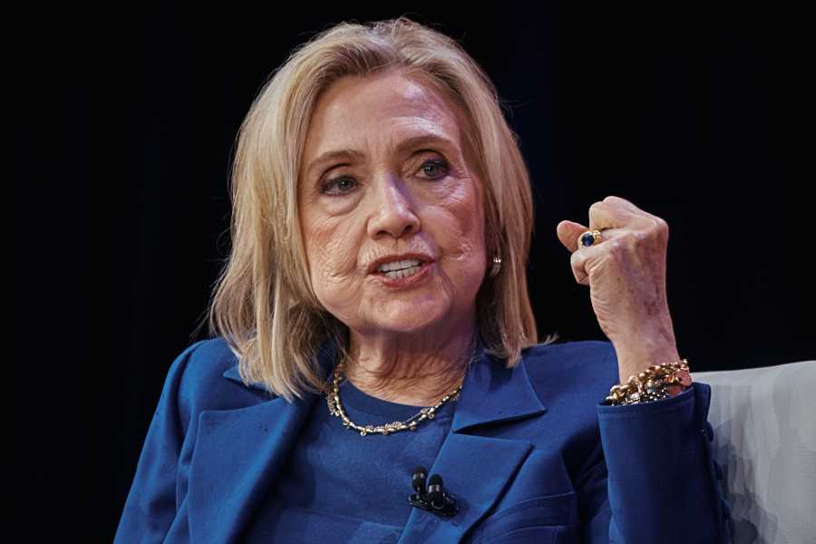 Υπόθεση Έπσταϊν: Η Χίλαρι Κλίντον καταγγέλλει επιχείρηση «συγκάλυψης» από πλευράς Τραμπ