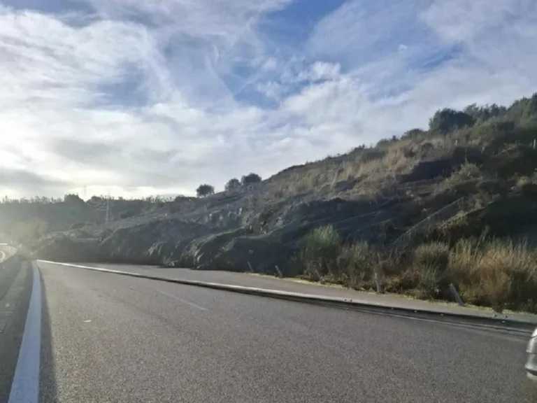 Συναγερμός στην Άρτα: Κλειστή η Ιόνια Οδός στη Συκούλα λόγω κατολίσθησης