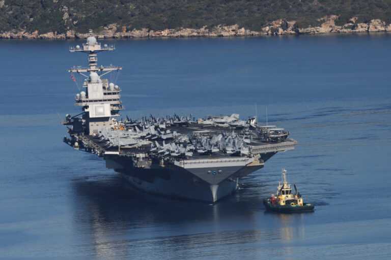 NYT: Για 30 ώρες έκαιγε η φωτιά στο «USS Gerald R. Ford» –  600 ναύτες κοιμούνται σε πάτωμα και τραπέζια