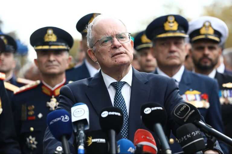 Ο Τασούλας, το «1981» και η κάμερα που δεν σταμάτησε — Η σκηνή που έγινε viral