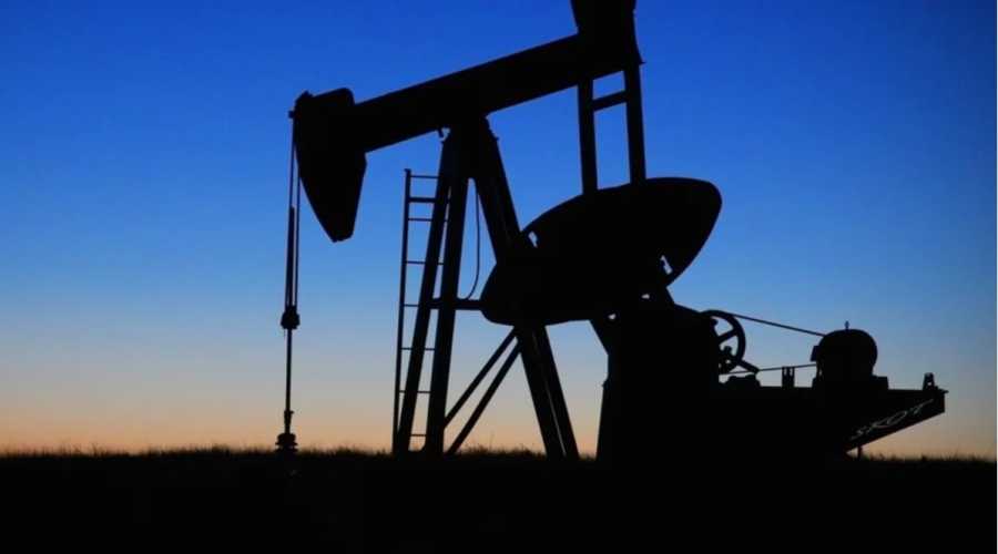 Η τιμή του πετρελαίου μειώθηκε πάνω από 10% μετά τις δηλώσεις του Τραμπ