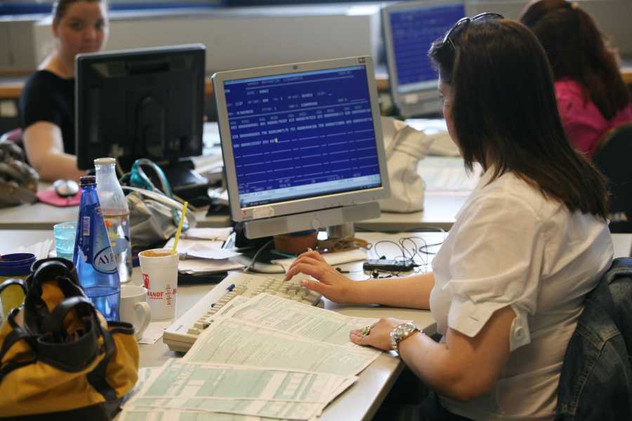 Aπεργούν σήμερα Πέμπτη οι εργαζόμενοι στις φορολογικές και κτηματικές υπηρεσίες