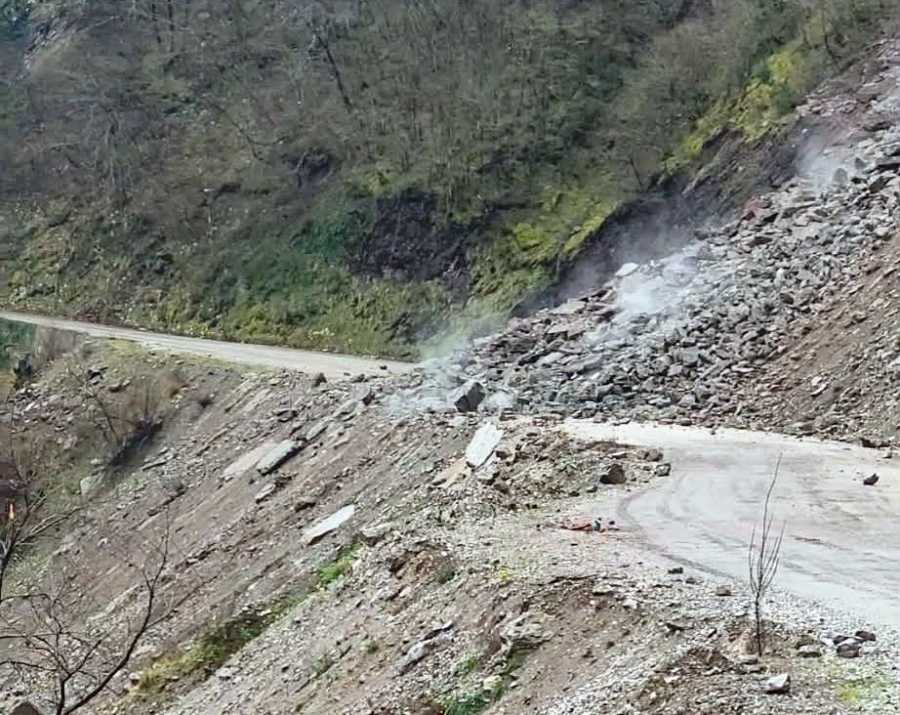 Αργιθέα: Κατολίσθηση στο Ανθηρό - Κλειστός ο δρόμος, η εναλλακτική διαδρομή