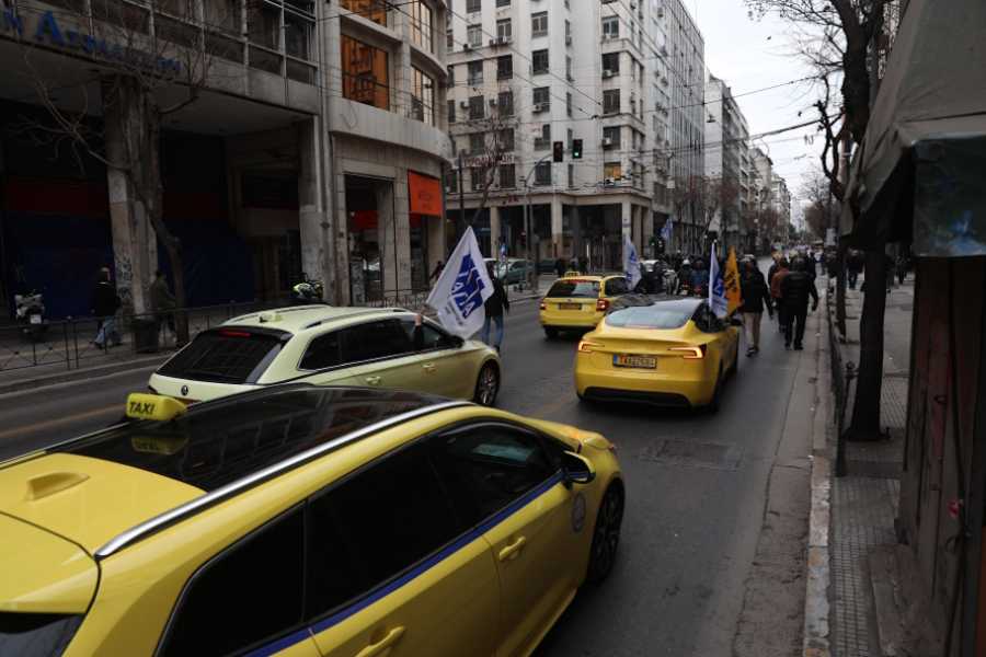 Απεργία ταξί: Κυκλοφορούν κανονικά το σαββατοκύριακο – Νέες κινητοποιήσεις από Δευτέρα 23/3