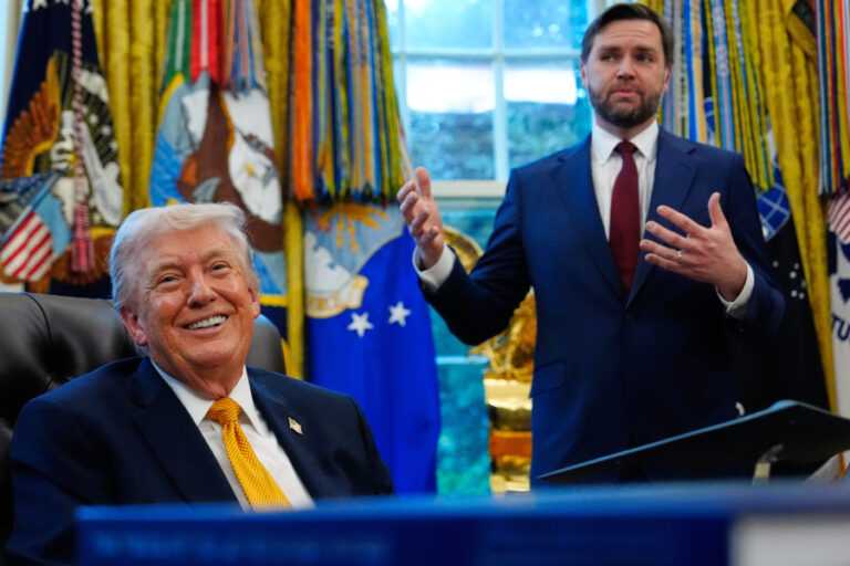 Reuters – Αξιωματούχοι διαψεύδουν τον Τραμπ: Είχε ενημερωθεί για πιθανά ιρανικά αντίποινα στις χώρες του Κόλπου