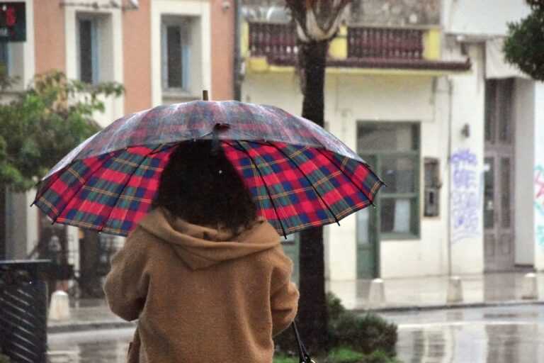 Ήπειρος: Έρχονται βροχές και καταιγίδες – Χιονοπτώσεις στα ορεινά, πτώση θερμοκρασίας στο εσωτερικό